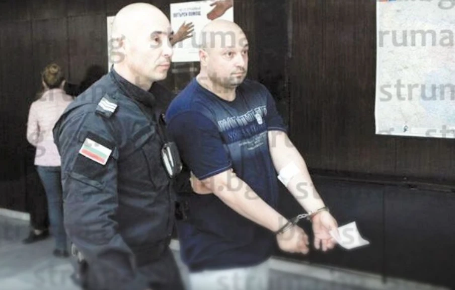 Скандални разкрития за закопчания граничен полицай и любовницата му
