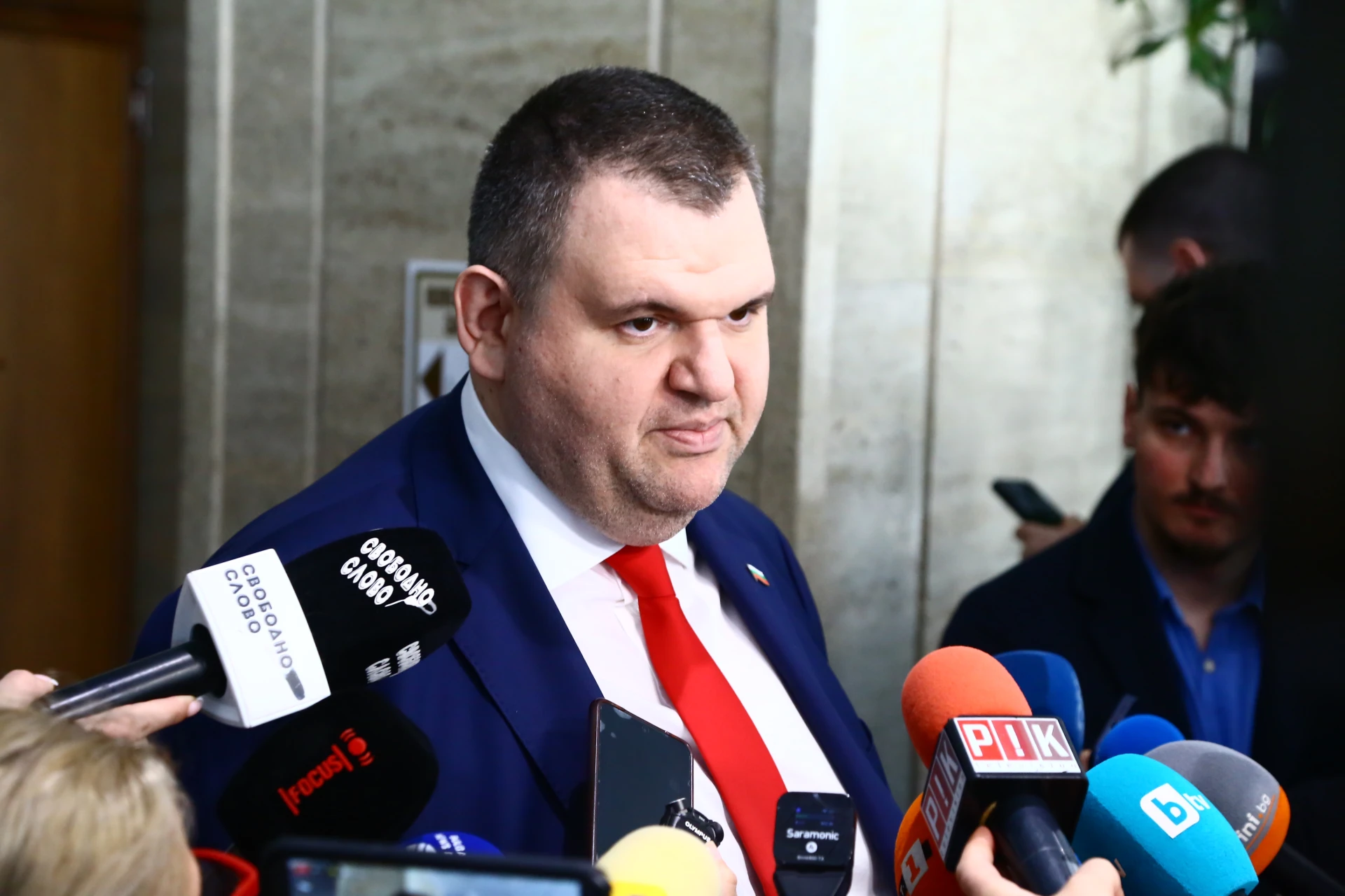 Пеевски обяви кой е човекът с най-голяма заслуга за влизането ни в еврозоната БЛИЦ Live