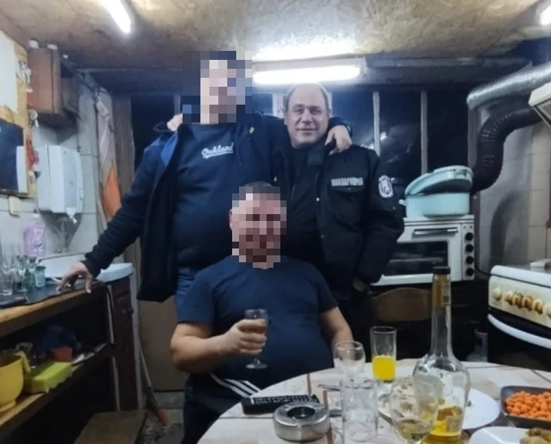 Наш град се разтресе! Спипаха пиян полицай зад волана, той плаши с уволнения СНИМКИ
