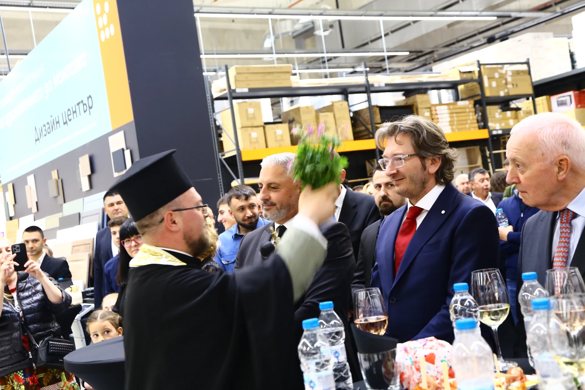Практис откри най-големия си и иновативен „направи си сам“ хипермаркет в България СНИМКИ