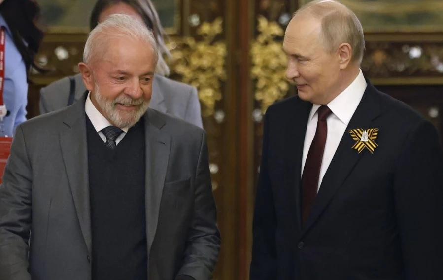 Бразилският президент кацнал в Москва и звъннал на Путин, ето какво му е казал