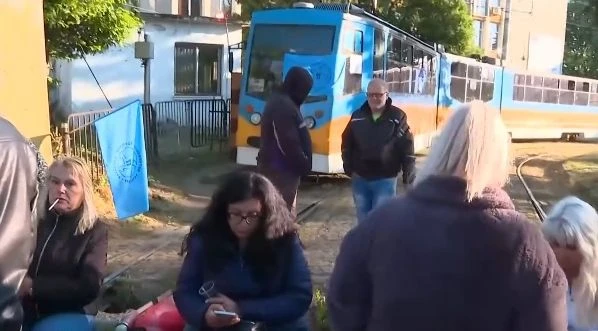 София остава блокирана, а метрото...