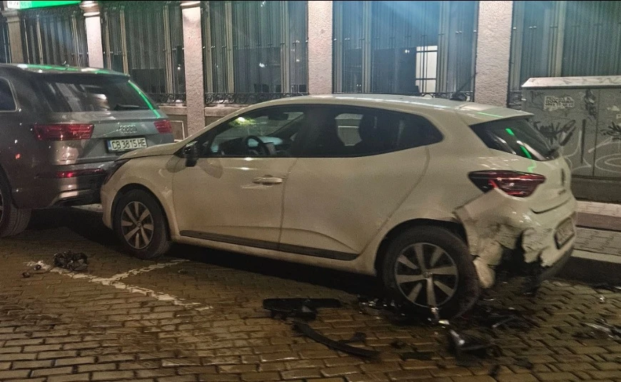 Екшън в центъра на София с BMW, не е истина какво има на задната седалка СНИМКИ