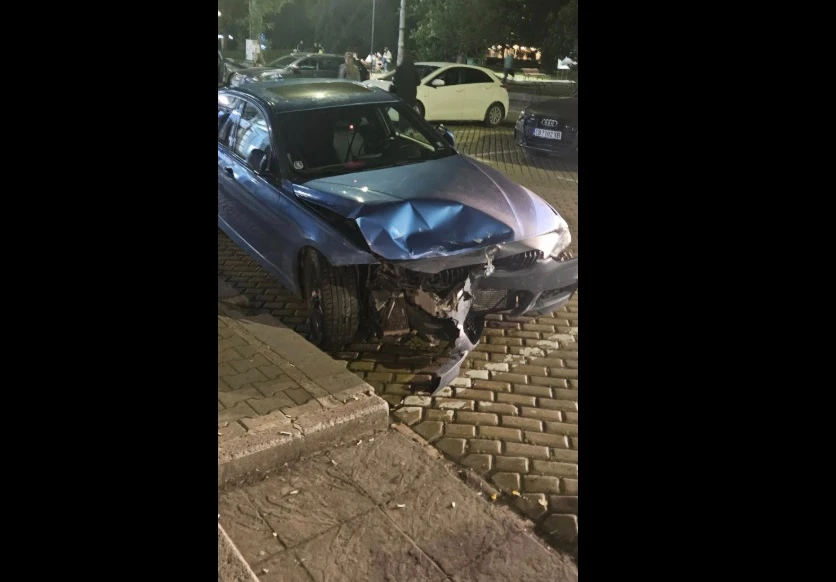 Екшън в центъра на София с BMW, не е истина какво има на задната седалка СНИМКИ