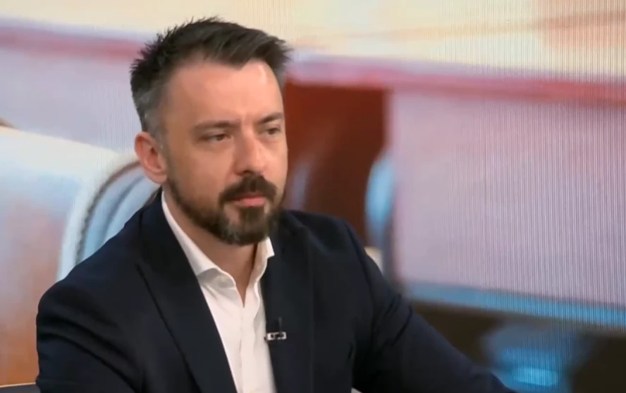 Бесен скандал в ефир заради нов предмет в училище, даскал и консерватор в свиреп сблъсък ВИДЕО