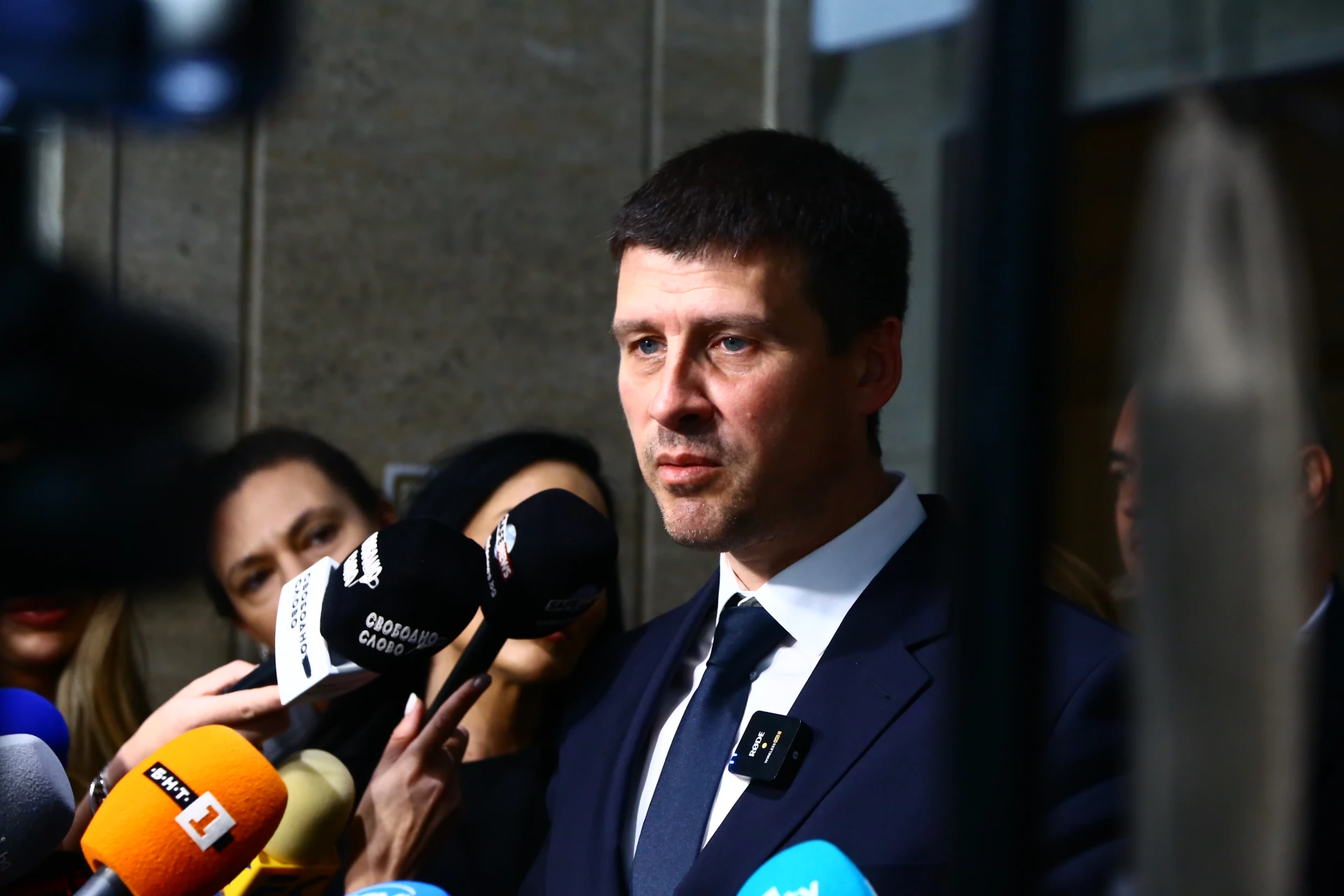 Ивелин Михайлов: Получаваме заплахи за побой - Костадинов каза, че иска да ме ошамари СНИМКИ