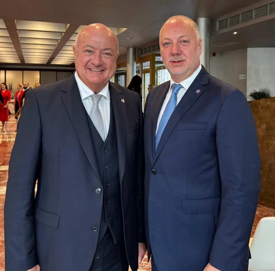 Премиерът разговаря с редица лидери, покани канцлер в България