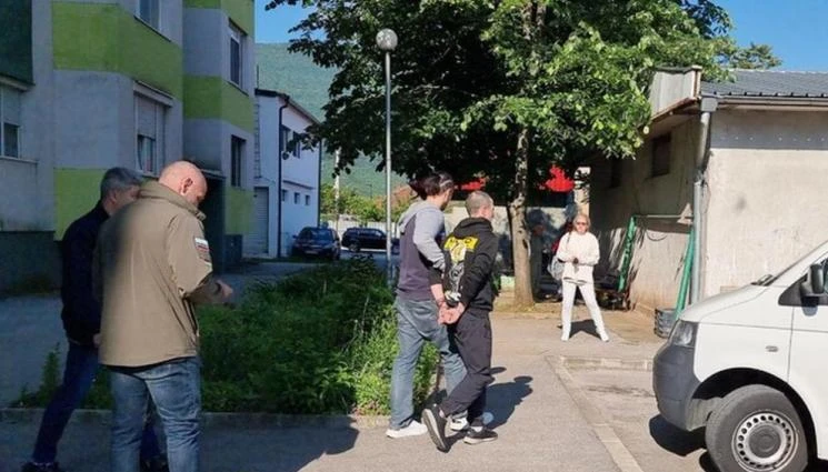 Арестуваните неонацисти във Враца пуснати тихомълком, аверите им - от бившия соцлагер 