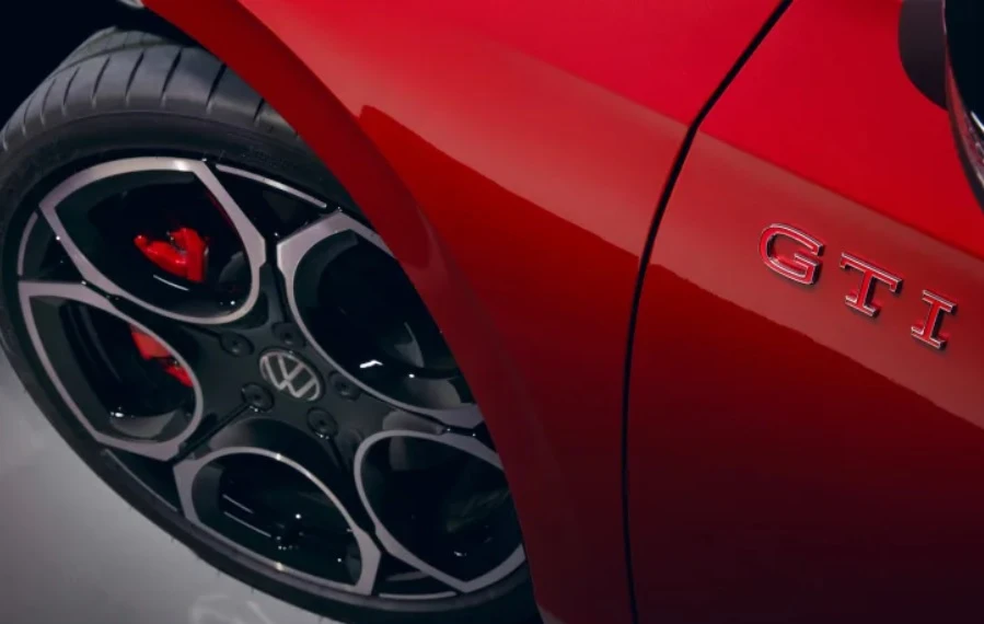 Потвърдено: Новият Volkswagen Golf GTI ще е „чудовище“