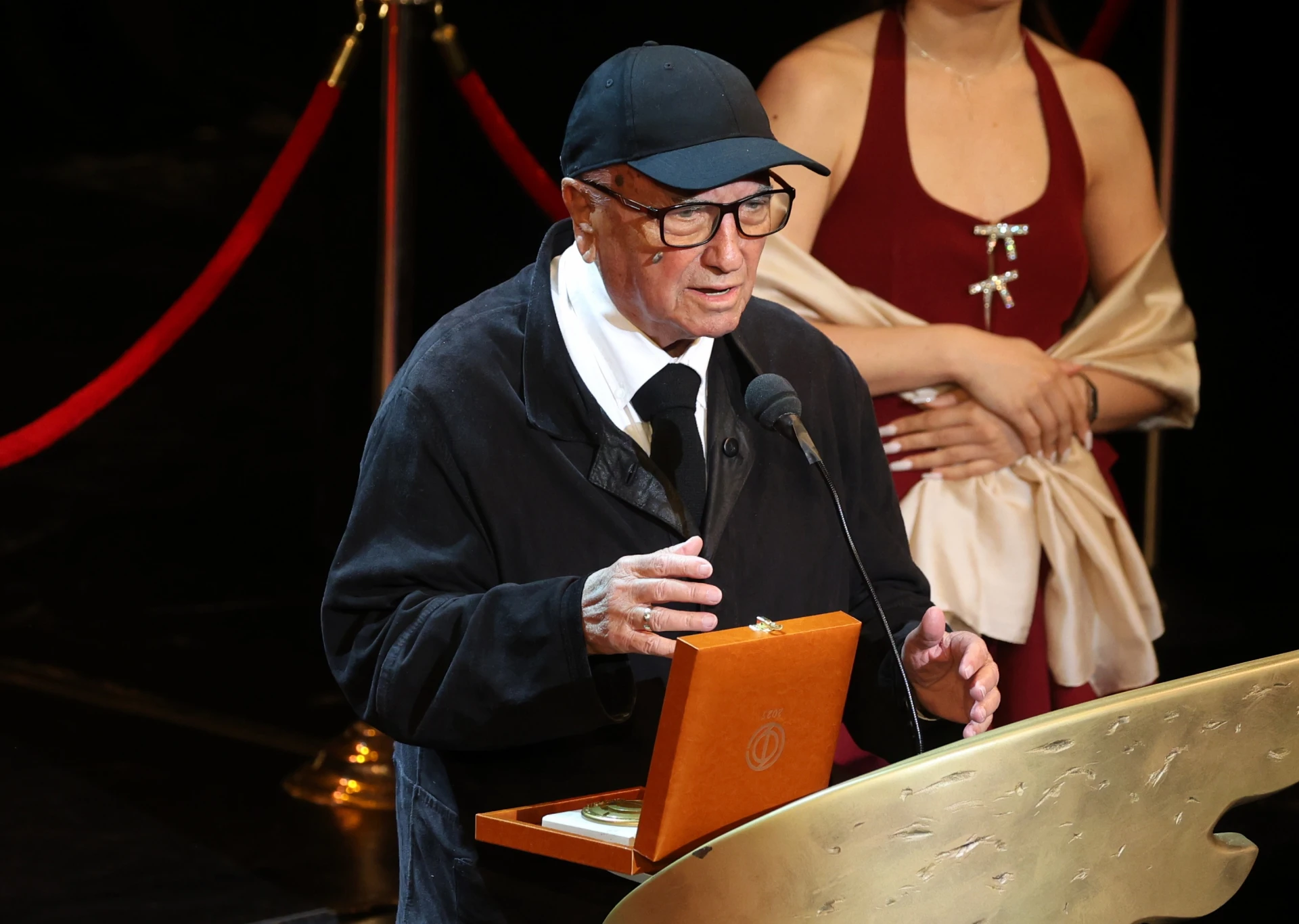 Раздадоха БГ Оскарите! Мария Бакалова и известен рапър облажиха статуетки Снимки