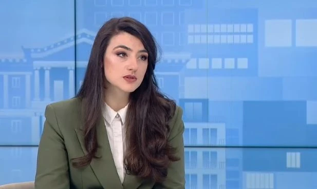 Бориславова атакува Радев и алармира за кризата в градския транспорт на София