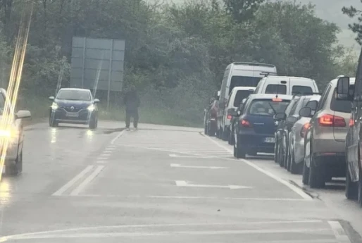 Челен сблъсък на Петрохан, жена е сериозно пострадала