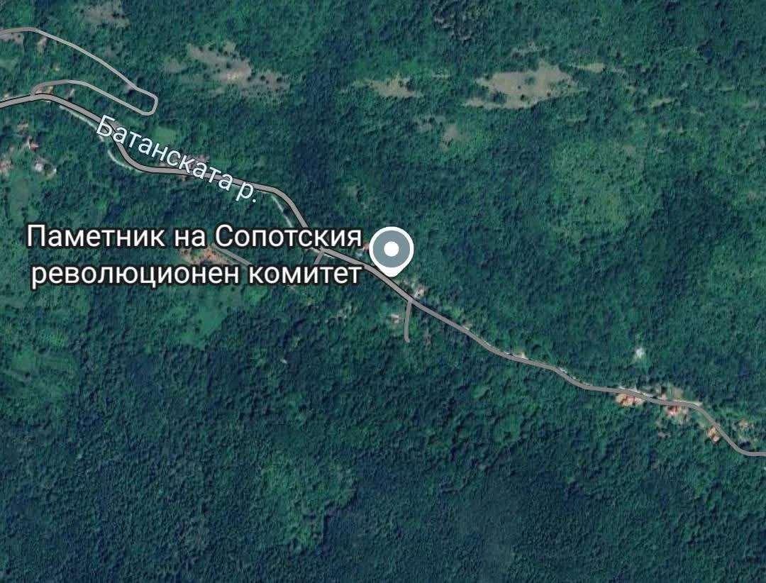Почна се: Река излезе от коритото си на това място у нас, блокиран е път Снимки