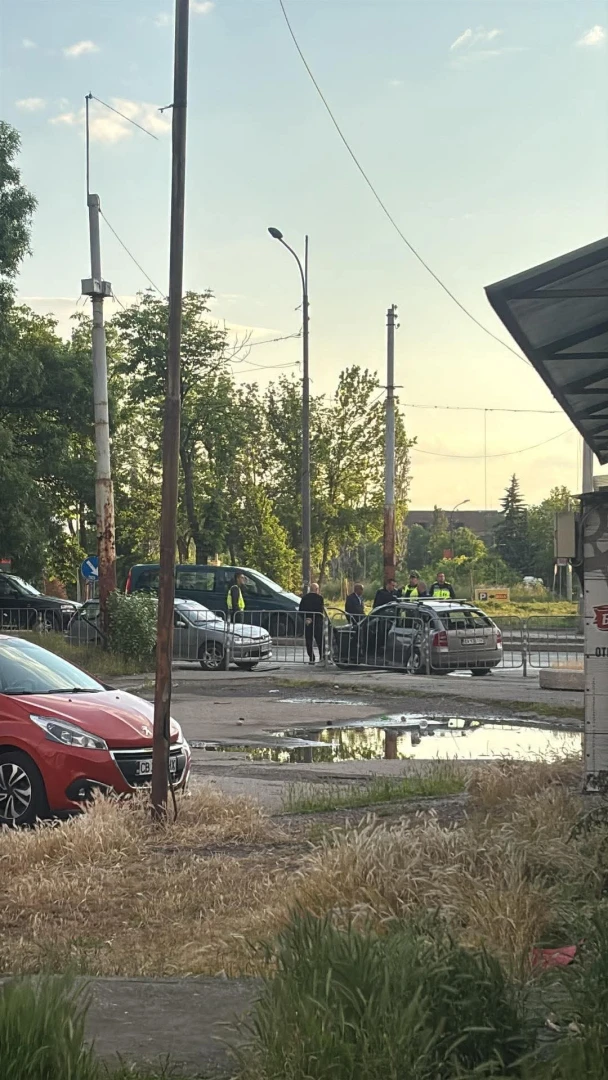 Меле с автобус на градския транспорт в София, има задръстване Видео 