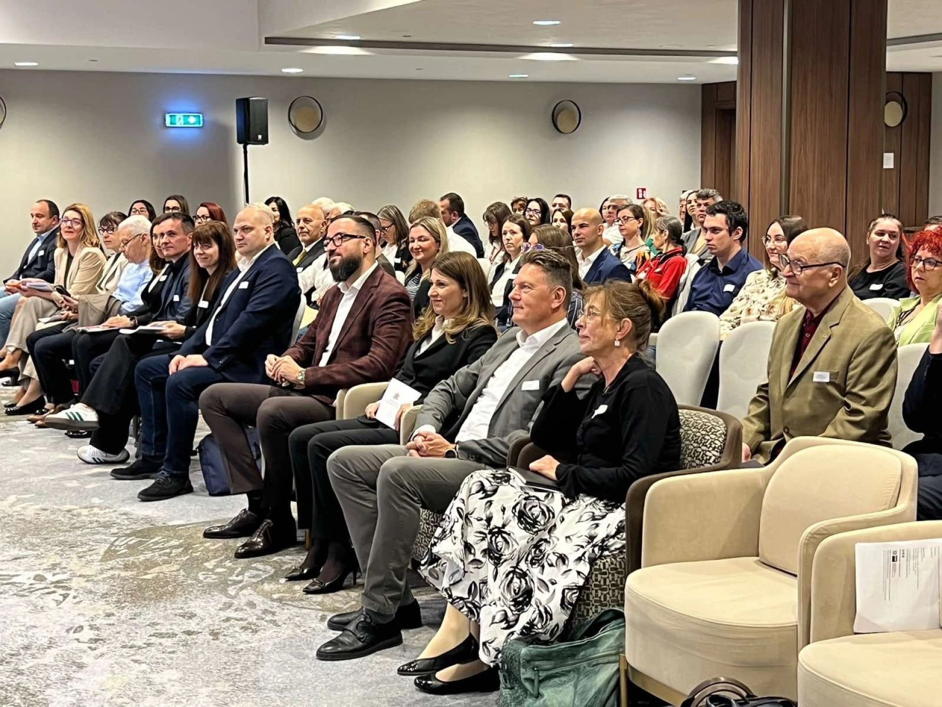  Зам.-министър Лазарова: Създадена е работна група за подобряване на достъпа на лица от трети страни до трудовия пазар в България