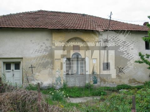 Вандали поругаха джамията в Ловеч
