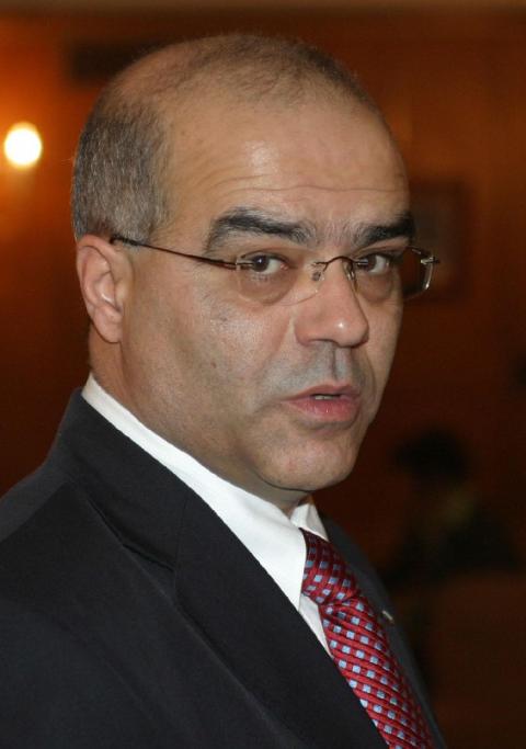 Кольо Парамов: Трябва да се прекрати изнасянето на пари към офшорните зони 