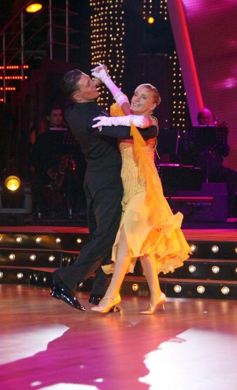 Виолета Марковска и партньорът й спечелиха първата десятка от журито на Dancing Stars