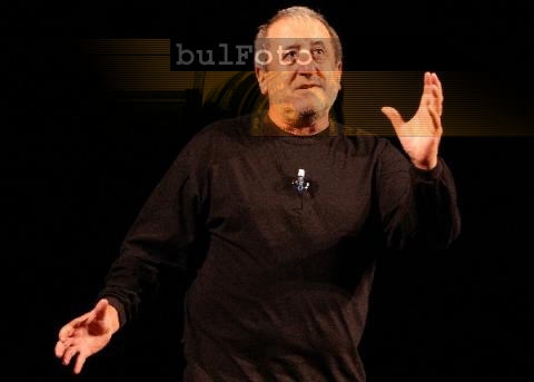 Велко Кънев отбелязва 60-годишен юбилей с моноспектакъл