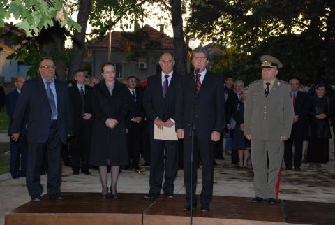 Първанов откри паметник на героите в Свиленград