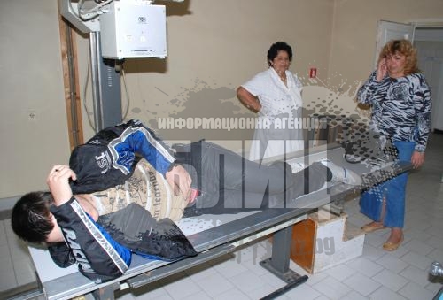 Невръстен моторист се заби в задната част на заблуден “Нисан”