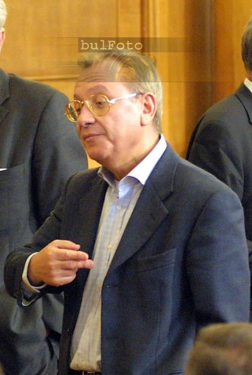 Октай: Доган обича да се прави на каубой