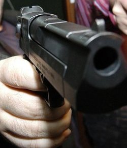 26-годишен прострелян на пл. "Македония" 