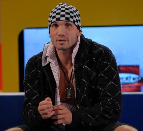 Изгониха Косьо – Скобара, крава в двора на Big Brother 4
