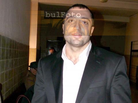 Съдят Митьо Очите за оръжие за влечуги