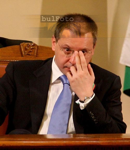 Станишев: Навлизаме в класическа криза