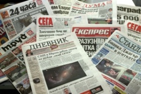 Блъсков продава вестник на "зелено" 