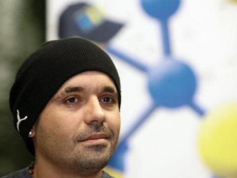 Дичо влиза в чалгата 