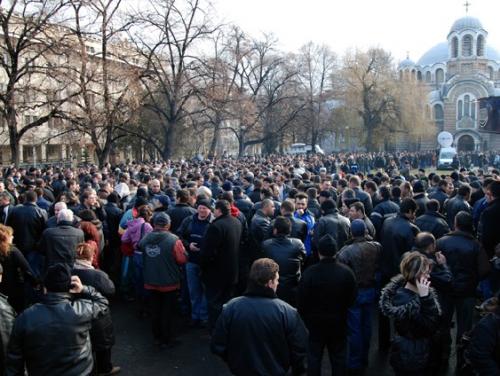 4 000 полицаи опушиха правителството 