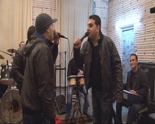 Рокаджията Дичо пее чалга с ромски оркестър