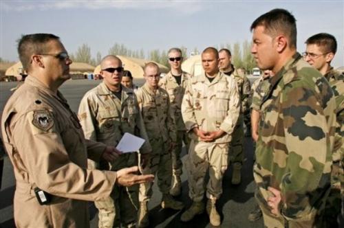 Киргизстан затваря американската военна база в Манас