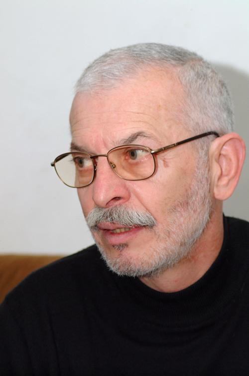 Защо законът не забранява на агенти на ДС да имат телевизии?
