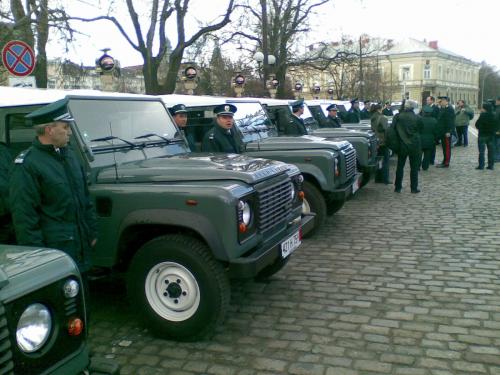  Миков: За да не се виждат разпрани подметки, трябва да изберем качествени фирми