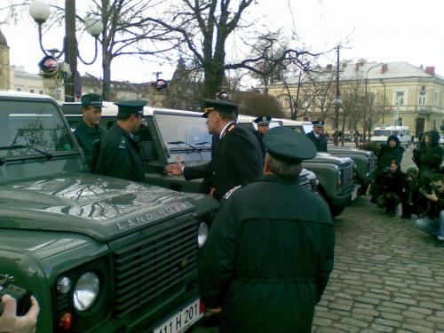 Миков: За да не се виждат разпрани подметки, трябва да изберем качествени фирми