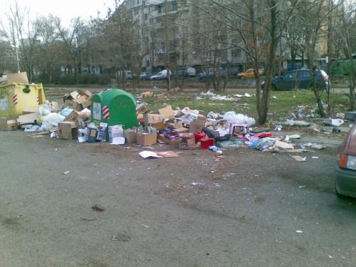 София посреща празниците в боклуци