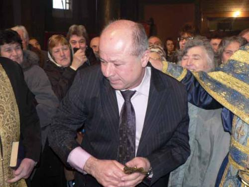 Грък откупи кръста в Перник срещу 500 лева 