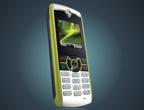 Motorola прави телефони от бутилки за вода