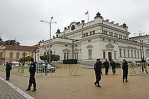 Движението в центъра на София днес ще бъде ограничено