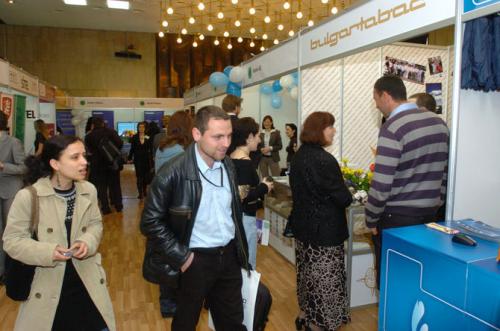 33 компании на варненския форум “Кариери”