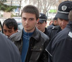 Бащата на убиеца на Радостина се оттегля