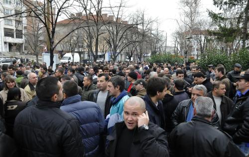 Полицаите затънаха в дългове