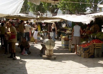 Полицията сгащи продавачи без касови апарати на пазара