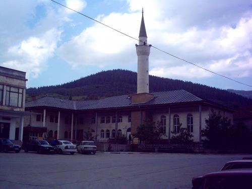 В Сърница превантивно свалиха забрадките