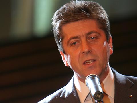 Първанов разговаря с Обама и Сапатеро за отвлечения кораб с български моряци  

