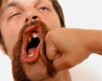 Шофьори довършиха с юмруци сблъсък между БМВ и "Мицубиши"