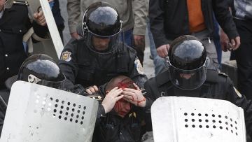 Около 100 полицаи пострадали в Кишинев